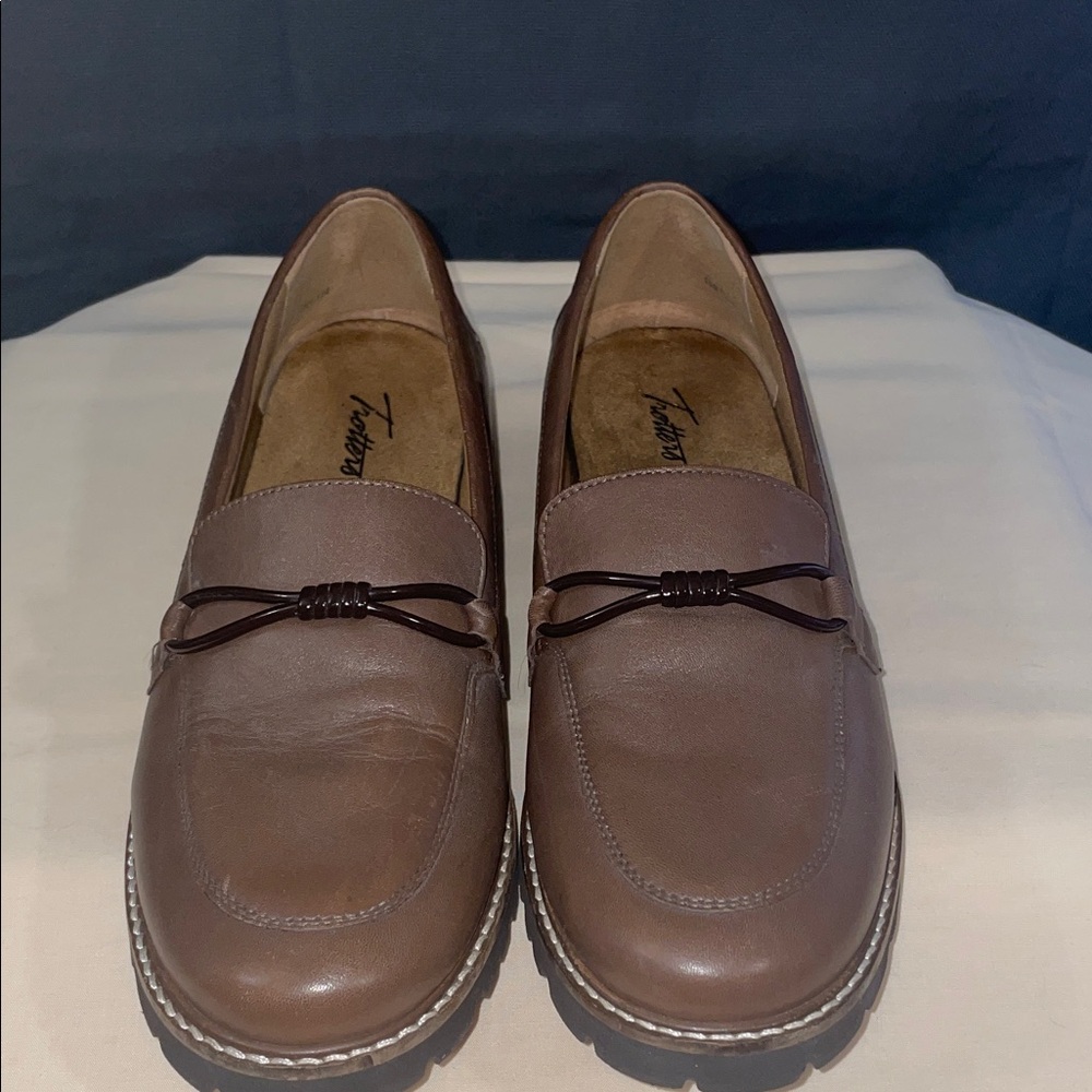 Trotters Brown Leather Loafers